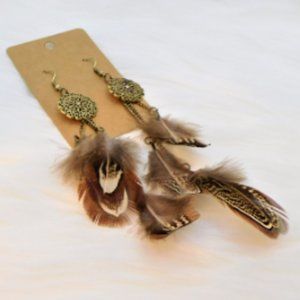 Fabulous feather earrings sure to stun!